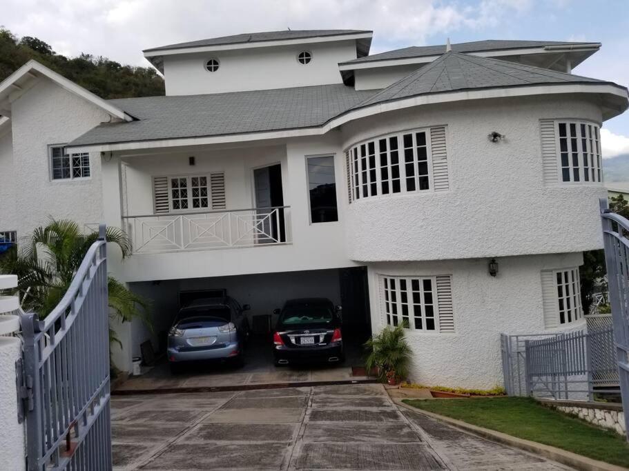 Ridgeview Suites 1 To 3 Kingston Exterior photo