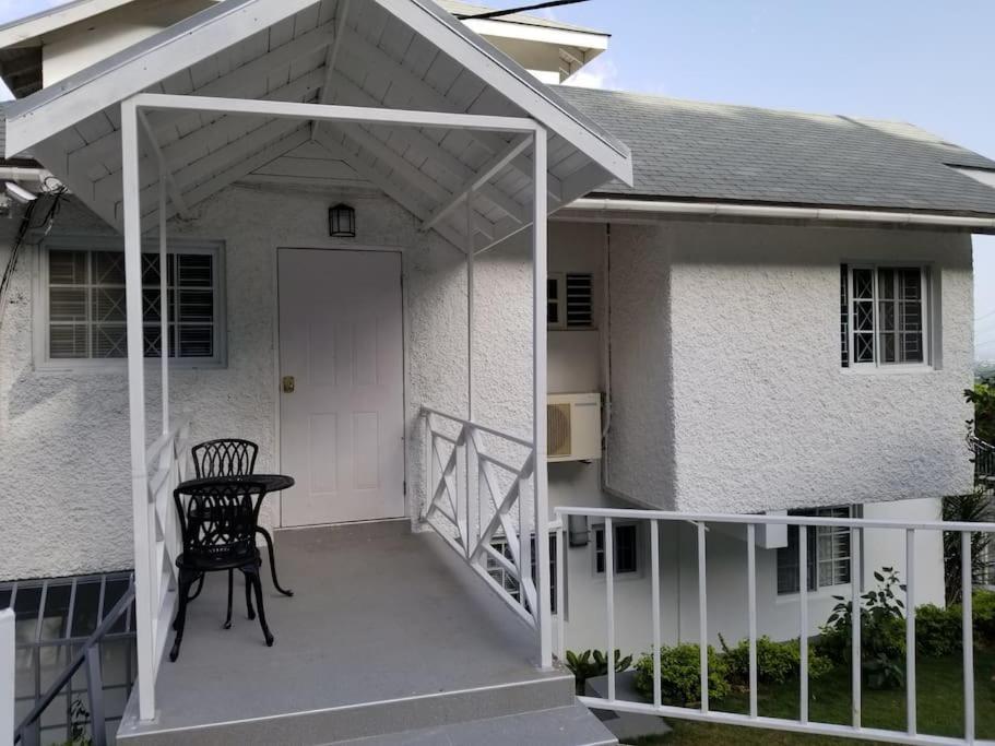 Ridgeview Suites 1 To 3 Kingston Exterior photo